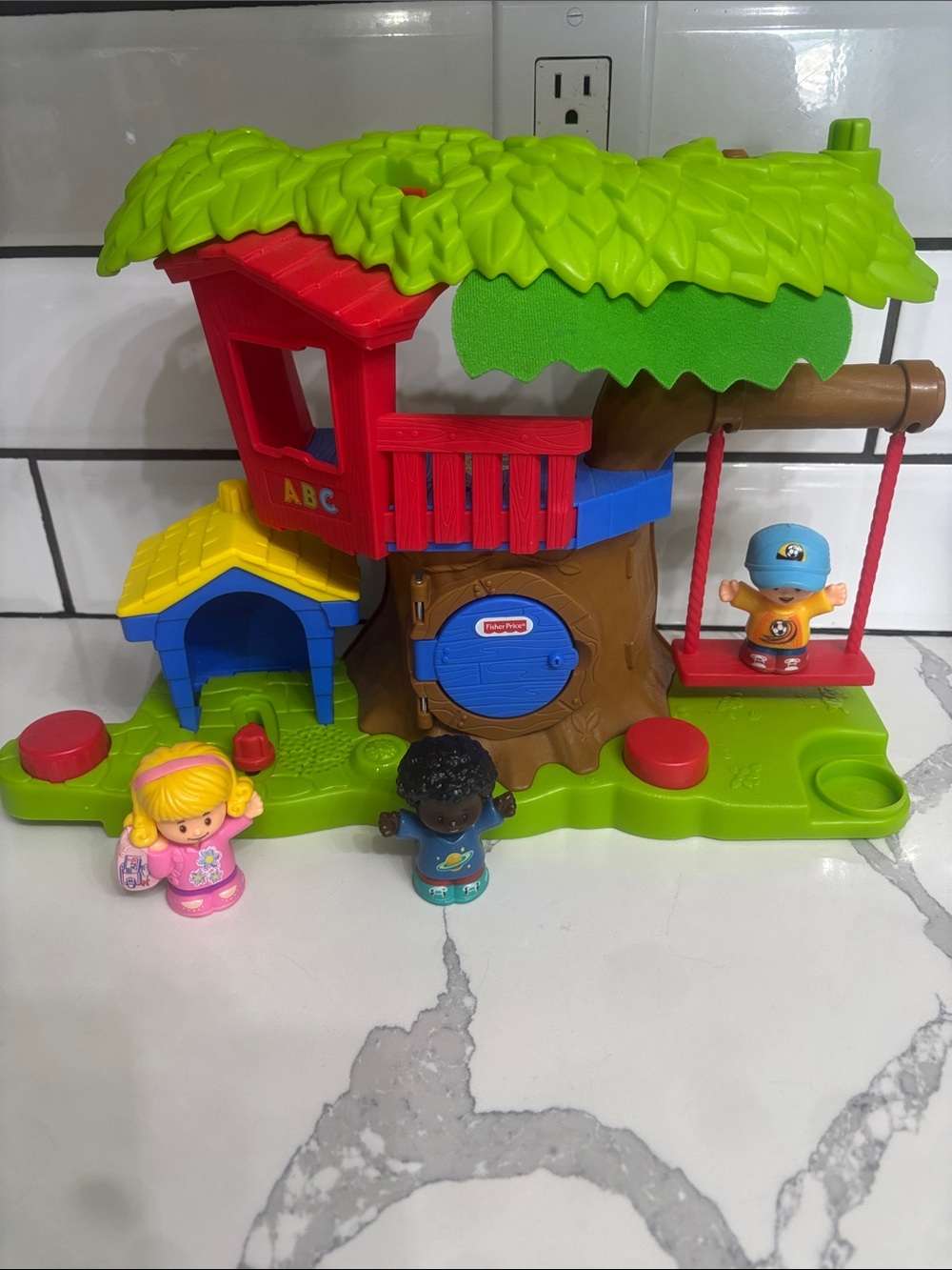 Little People TreeHouse 2016 With Figures